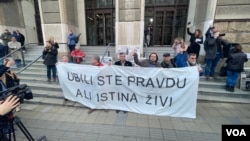 Protest ispred Apelacionog suda u Beogradu nakon odluke ovog suda o oslobađanju optuženih za ubistvo Slavka Ćuruvije (foto: Stefan Miljuš)