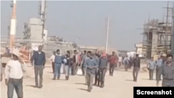 آرشیو- اعتصاب کارگران پتروشیمی سلمان فارسی در سربندر؛ سه‌شنبه ۲۲ فروردین ۱۴۰۲