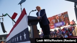 Mantan presiden AS, Donald Trump, mengumumkan pencalonannya untuk pilpres AS 2024 dalam kampanye pertamanya yang digelar di Kota Waco, Texas, Sabtu, 25 Maret 2023. (Foto: Leah Millis/Reuters)
