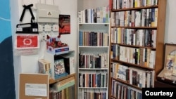 Despite pressure on politically-sensitive bookstores, independent bookstores like Lion's Ink continue to open. It rents a corner from another bookstore to save costs. (Photo courtesy of Dexter Tse)