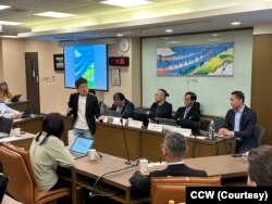 台湾中央研究院11月24日举办“台湾民防与全民防卫工作坊”，多位学者和民防团体共商强化台湾社会于战时的韧性和备战力。(美国之音特约记者庄志伟拍摄)