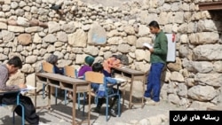 مدارس در مناطق محروم در ایران