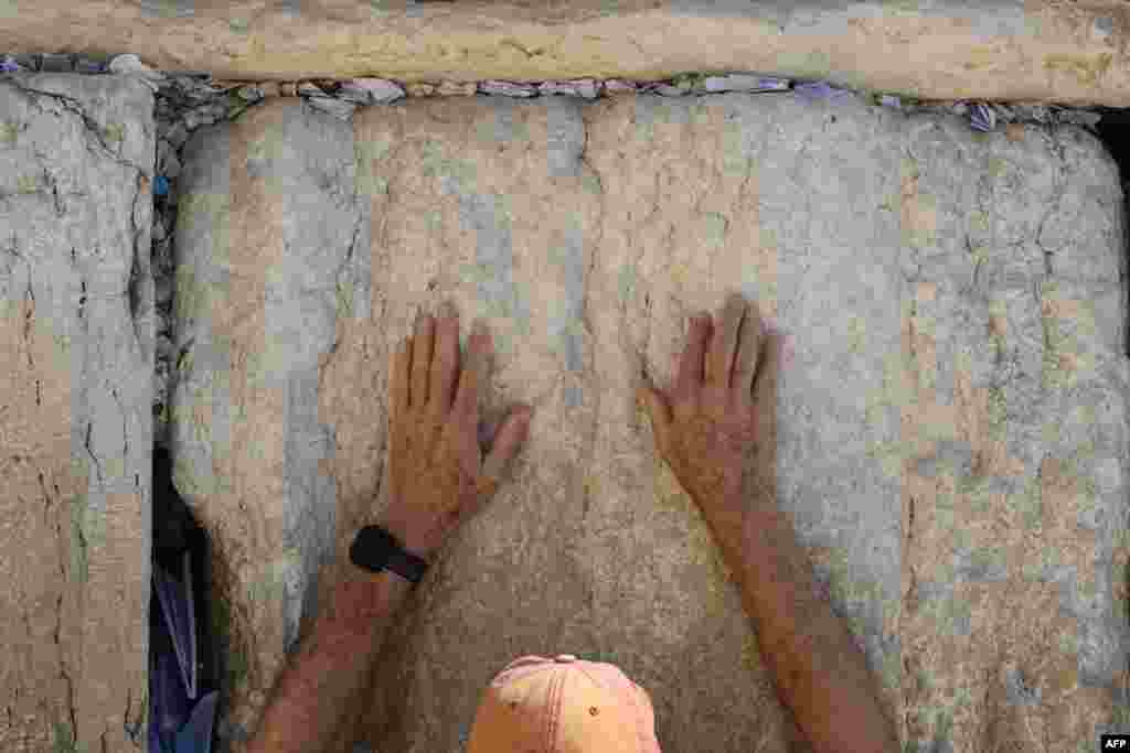 Ibodat qilayotgan isroillik, Quddus