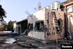 Kibuc Nir Am na jugu Izraela posle upada pripadnika Hamasa (Foto: REUTERS/Amir Cohen)