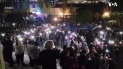 南京民众悼念乌鲁木齐火灾死难者 高喊“人民万岁” 