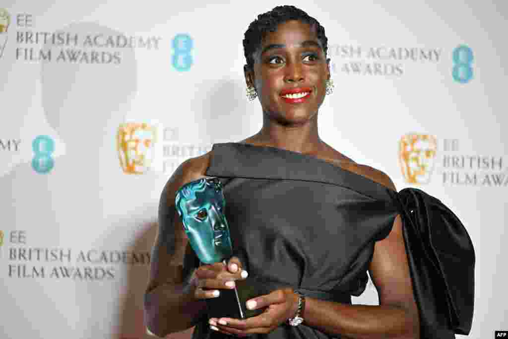 اداکارہ لیشانا لِنچ کو 'رائزنگ اسٹار' کے ایوارڈ سے نوازا گیا۔&nbsp;