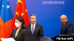 中国国务委员兼外长王毅在斐济出席太平洋岛国外长会议。（2022年5月30日）