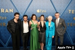 شروین النابی، آرش مرندی، شیلا وثوق اومی، نیو سلطان، گلن کلوز و شان توب، روی فرش قرمز در مراسم افتتاح اکران فصل دوم سریال تهران در نیویورک