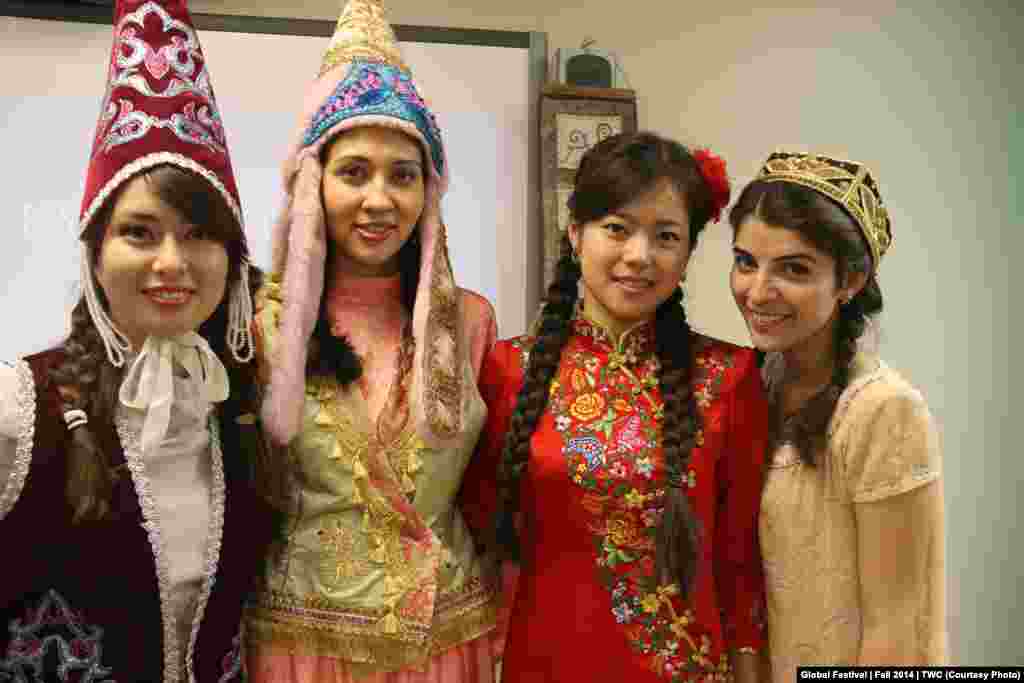 Poytaxtdagi Vashington markazida (The Washington Center) Global fuqaro kuni bayram qilinib, o'nlab davlatdan talabalar madaniyati, taomlari, kuy-qo'shiqlarini namoyish qildi.