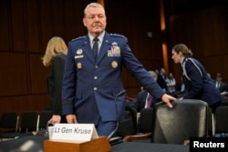 سپهبد جفری کروز، مدیر سازمان اطلاعات دفاعی آمریکا،‌ در جلسه استماع کمیته نیروهای مسلح سنا (پنجشنبه ۱۳ اردیبهشت ۱۴۰۳)