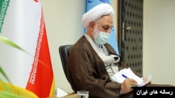 غلامحسین محسنی‌اژه‌ای رئیس قوه قضاییه جمهوری اسلامی در ماه‌های اخیر همواره از برخورد با معترضان سخن گفته است.