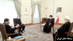 حضور محمد مخبر در جلسه سران قوا.