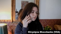 Діана зідзвонюється з мамою