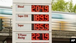 Benzinska pumpa u Berlinu, u Nemačkoj (Foto: AP/Markus Schreiber)