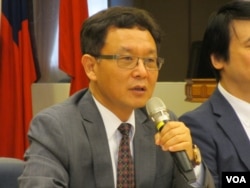 台灣淡江大學國際研究學院院長王高成