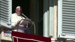 نیایش و موعظه پاپ یک روز بعد از کریسمس، از بالکن معروف واتیکان