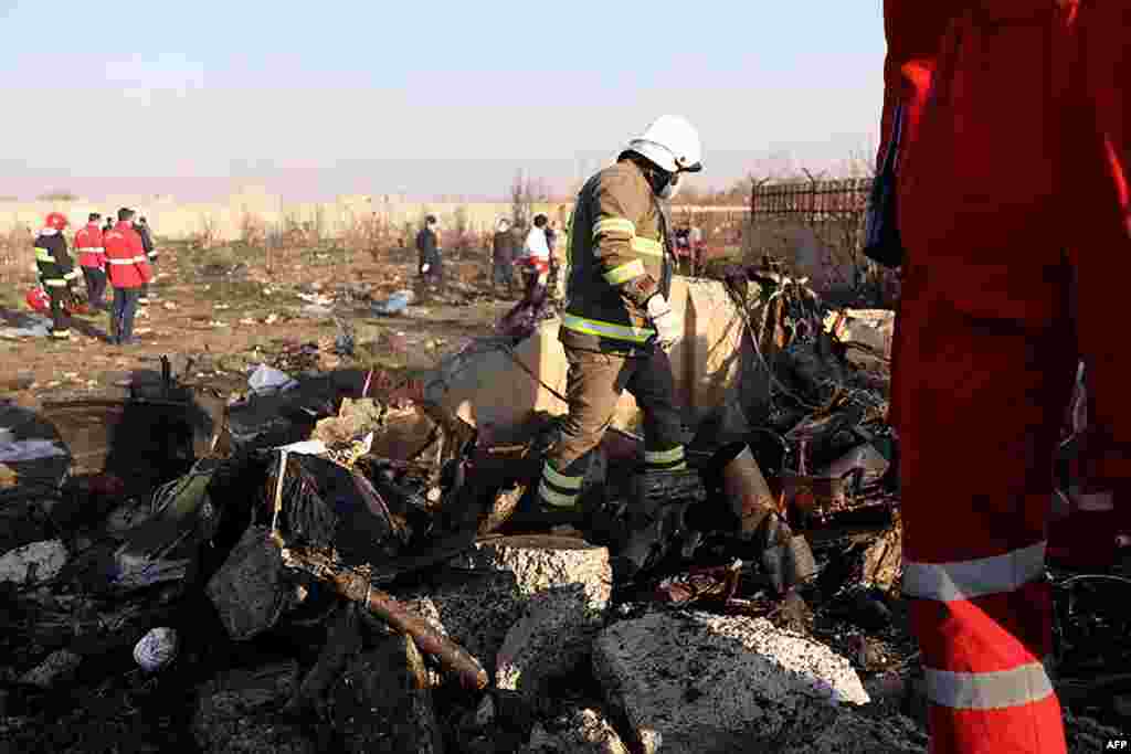 یاد رہے کہ ایک ماہ کے دوران یہ دوسرا بڑا فضائی حادثہ ہے۔ اس سے قبل 27 دسمبر کو قازقستان کی ایئر لائن 'بیک ایئر' کا طیارہ الماتی شہر کے قریب گر کر تباہ ہوا تھا جس میں عملے سمیت 99 افراد سوار تھے۔ 