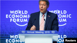 Seth Berkley, CEO of GAVI Alliance speaks during the session 'Rising to a Global Challenge: The 15th Anniversary of GAVI' in the Swiss mountain resort of Davos January 22, 2015. REUTERS/Ruben Sprich/File Photo.