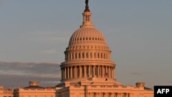 Вид на здание Капитолия США, Вашингтон, округ Колумбия, 4 марта 2025 года. (Фото Алекса ВРОБЛЕВСКИ / AFP)