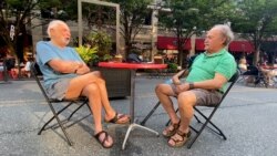 Bert Simpson i Ervin Broner tokom ispijanja kafice