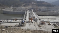 Lao's Xayaburi electricity dam construction is expected to be completed in late 2019. (Sun Narin/VOA Khmer) 