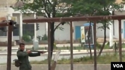 Pasukan Suriah terus melakukan penindakan terhadap demonstran anti-pemerintah.