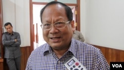 រូបឯកសារ៖ លោក​ខៀវ សុភ័គ អ្នកនាំពាក្យ​ក្រសួង​មហាផ្ទៃ​ថ្លែង​ប្រាប់​អ្នកសារព័ត៌មាន​នៅ​ថ្ងៃ​ព្រហស្បត៌៍ ទី​១១ ខែ​សីហា ឆ្នាំ​២០១៦​ នៅ​រាជធានី​ភ្នំពេញ​។(ឡេង ឡែន/VOA)