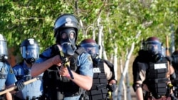 Policijske jedinice raspoređene na ulicama Mineapolisa