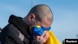 Украинский военный, возвращенный на родину в результате обмена пленными. 31 января 2024 г. 