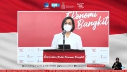 Menkeu Sri Mulyani dalam telekonferensi pers Senin (7/12) di Jakarta mengatakan pemerintah telah mencadangkan anggaran Rp35,1 triliun untuk pengadaan vaksin dan program vaksinasi COVID-19 (Foto: VOA)