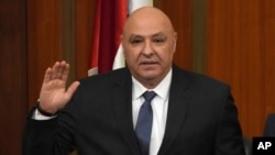 جوزف عون، رئیس‌ جمهوری جدید لبنان، در حال ادای سوگند - آرشیو