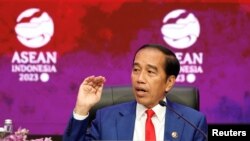 FILE - Presiden Joko Widodo dalam konferensi pers seusai menutup KTT ke-43 ASEAN di Jakarta, 7 September 2023. (REUTERS/Willy Kurniawan)