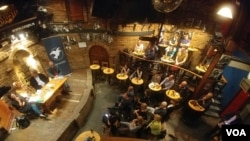 Tribina "Srbija posle Vučića", koja je u organizaciji Nezavisnog društva novinra Vojvodine, Foruma ZFD i Građanske akcije Pančevo, održana u klubu "Kupe" u Pančevu, u Vojvodini, Srbija.