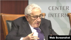 前美国国务卿基辛格10月10日在华盛顿战略与国际问题中心（CSIS）出席讨论会（网络截图）