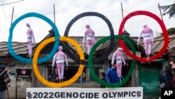 流亡藏人在印度达兰萨拉街头抗议北京举行2022冬奥会。（2021年2月3日）