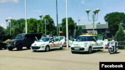 Komunalna policija pored vozila Žandarmerije na dečjem sajmu, 11. maja 2018. (Foto: Facebook stranica Komunalne policije Beograda)