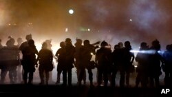 Fergyuson shaharchasida 9-avgust kungi otishmada Braun o’lganidan beri politsiya va namoyishchilar deyarli har kuni olishadi.