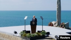 سخنرانی جو بایدن، رئیس جمهوری آمریکا، در کنار بنای یادبود تکاوران «پوینت دی هوک» جنگ جهانی دوم
