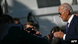 جو بایدن رئیس جمهوری ایالات متحده در حال گفت‌وگو با خبرنگاران در محوطه کاخ سفید – ۲۰ شهریور ۱۴۰۳ 