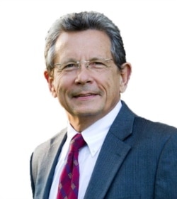 美国政治家、金融畅销书作家拉里·威廉姆斯。(照片由本人提供)