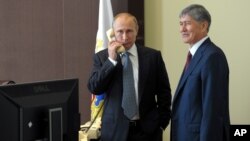 Birimqulov ham Moskva, ham Anqaraga yaqin Bishkek o’ziga xos vositachilik salohiyatiga ega, deb hisoblaydi. Ammo vositachilar prezident Putinga sezilarli ta’sir o’tkaza olishiga u ishonmaydi.