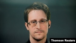 ARHIVA: Edvard Snouden govori na konferenciji za novinare u Njujorku putem video linka. 