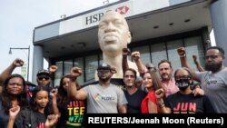 Brat Džordža Flojda, Terens, na otvaranju njegove statue u Bruklinu, Njujoku