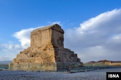 پاسارگاد، آرامگاه کوروش کبیر