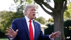 Predsednik Tramp razgovara sa novinarima u Beloj kući, 16. septembra 2019. 