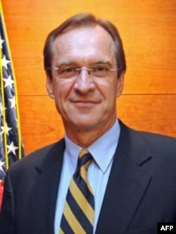 Deyvid Ensor, "Amerika Ovozi" direktori