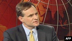 Sajmon Džonson: "Predsednik Obama treba da obuzda velike banke u interesu zemlje."