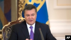 Ukraina prezidenti Viktor Yanukovich matbuot anjumanida so'zlamoqda, Kiyev, 19-dekabr, 2013-yil