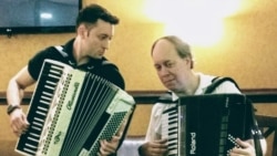 Акордеоністи намагаються повернути славу колись найпопулярнішому інструменту світу. Відео