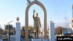 تصویری از مجسمه قاسم سلیمانی در یاسوج 